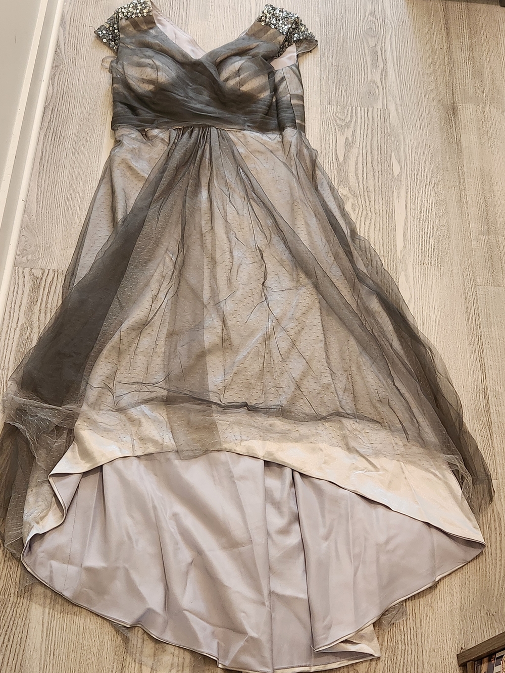 Elegant Beaded Cap-Sleeve Evening Dress in Gray